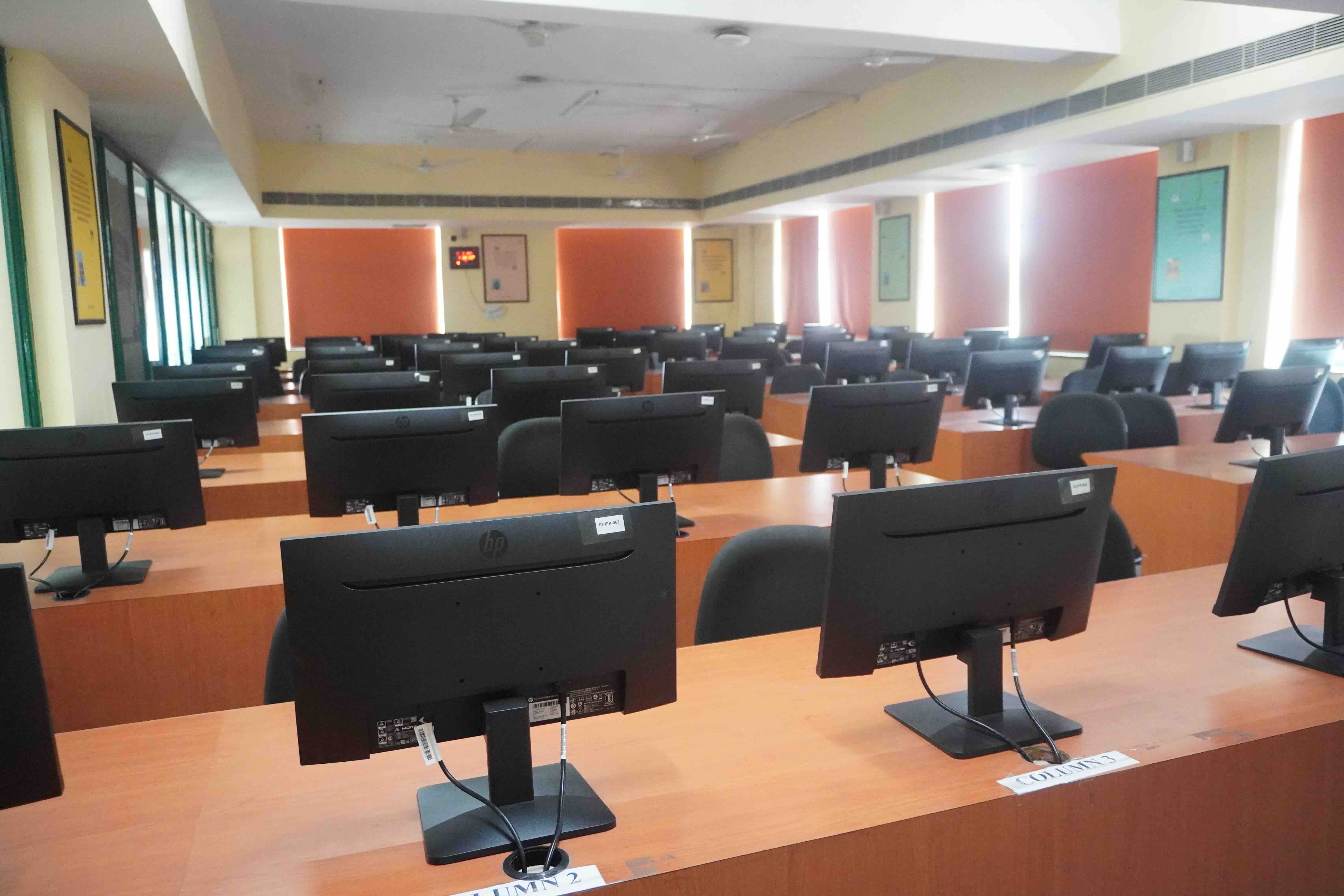 Computer Labs at Jaipuria Jaipur