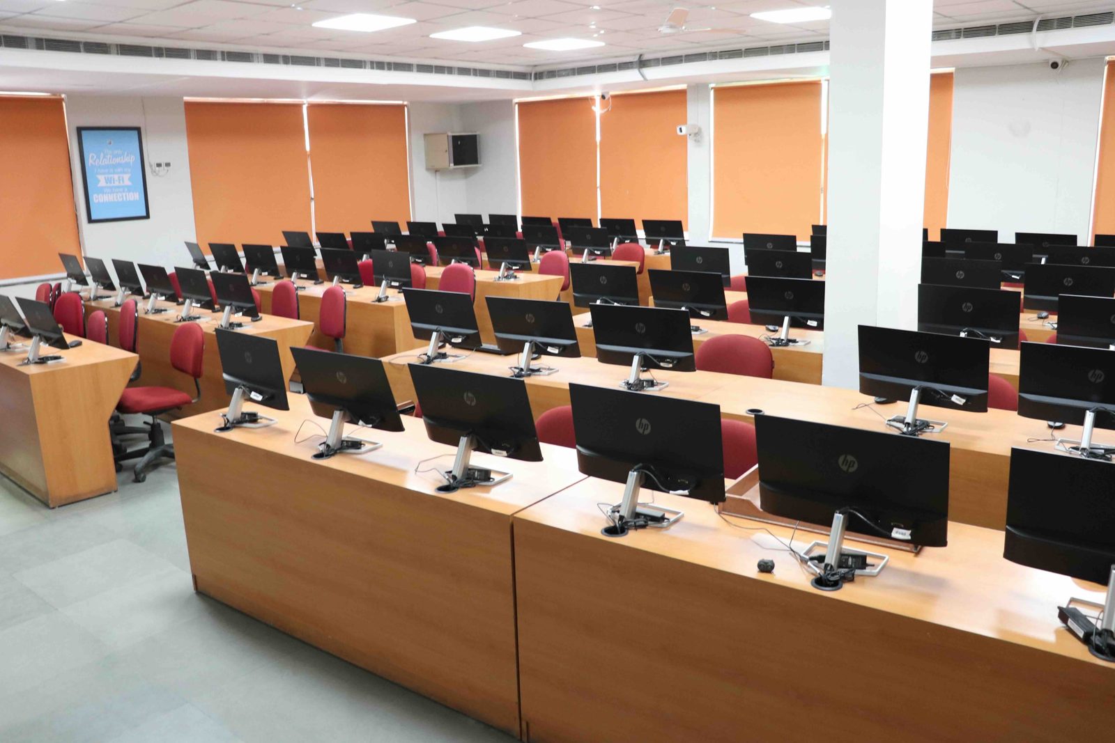 Computer / IT Lab at Jaipuria Lucknow — photo 1