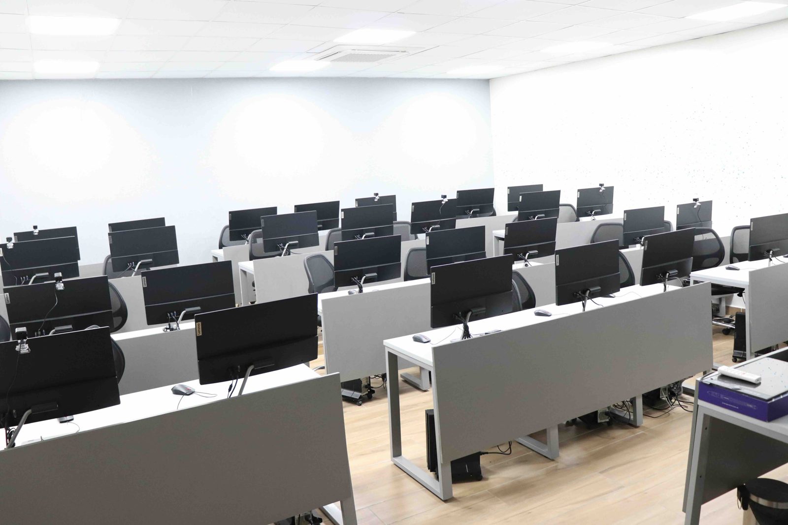 AI Lab at Jaipuria Lucknow — photo 1